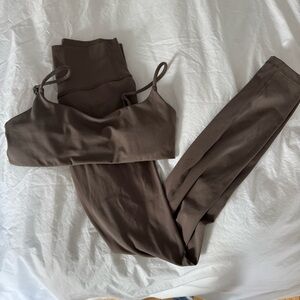 FORM Sports Bra and Legging Set Walnut Size Small